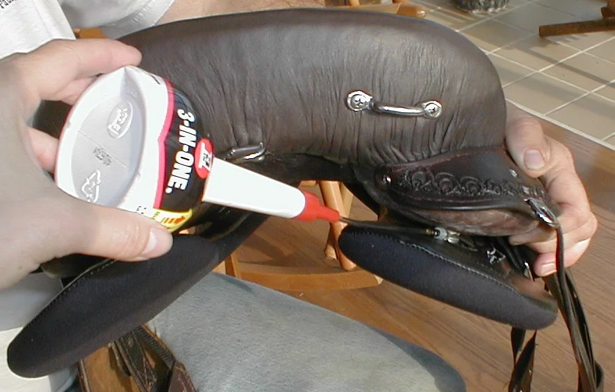 Maintaining a panel saddle