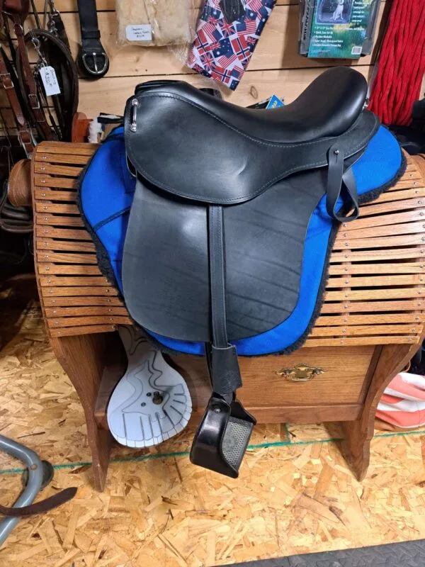The Gemini - A Convertible Cutback Saddle