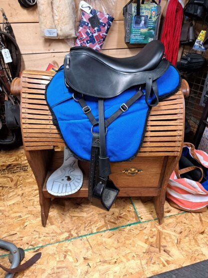 The Gemini - A Convertible Cutback Saddle - Image 4