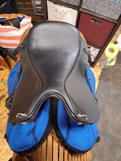 The Gemini - A Convertible Cutback Saddle - Image 3